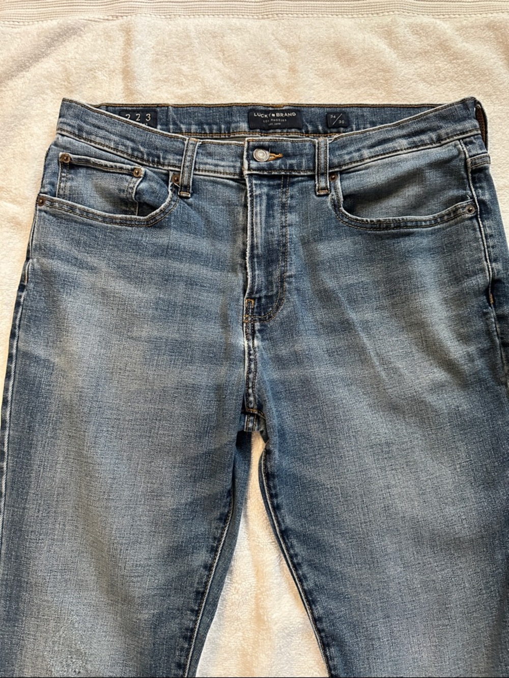 Lucky Brand Men's Light Blue 223 Straight Jeans